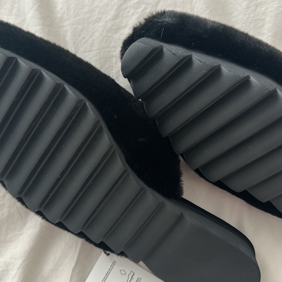 ROAM CLOUD MULE BLACK FAUX FUR - Picture 6 of 6